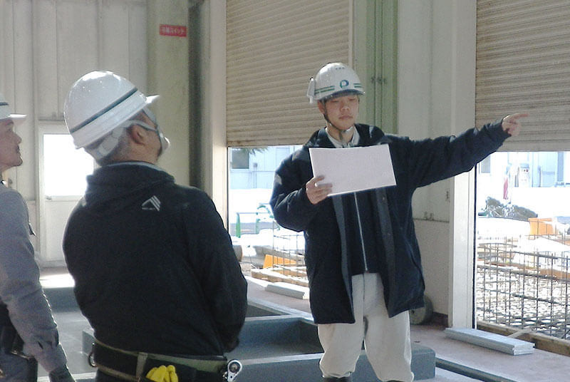 建設現場での作業